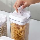 Contenitori di plastica ermetici del cereale di 7 pezzi con i coperchi facili della serratura trasparenti